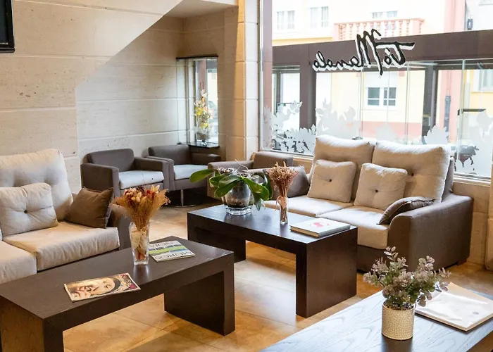 Hotel céntrico: Hotel · Restaurante Asador Tio Manolo